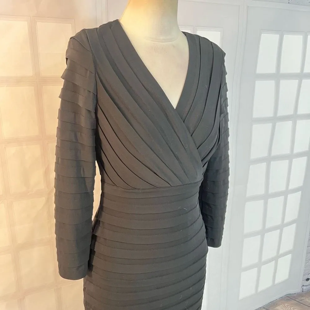 Tadashi Shoji black 3/4 sleeve body hugging banded cocktail dress size small - Image 2