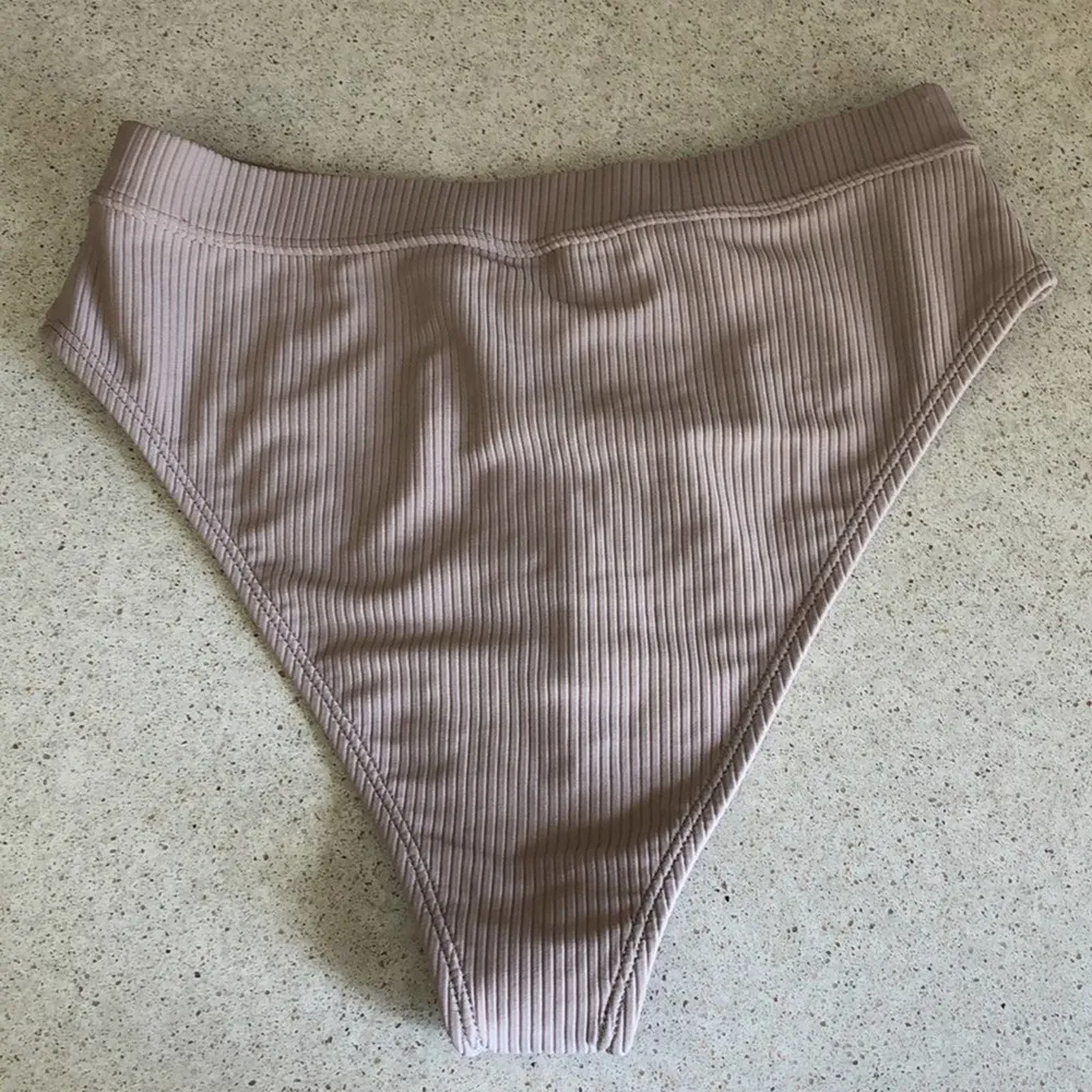 Gymshark: Nude  Ribbed High Rise Bikini Bottoms - Image 2