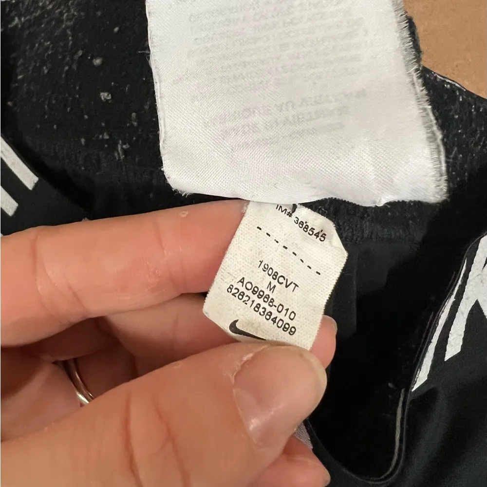 FLAWED Nike Black Pro Athletic Leggings Size Medium - Image 4