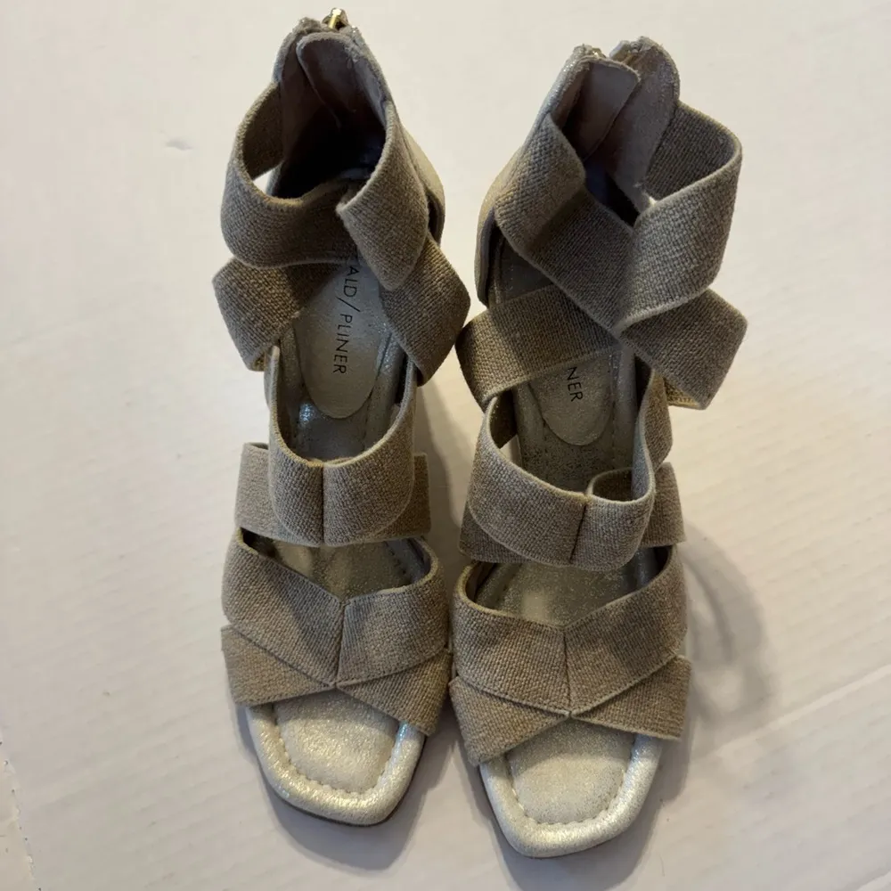 Donald J Pliner Tan Metallic Lelle Strappy Zip Back Peep Toe Wedge Womens 7.5 - Image 2