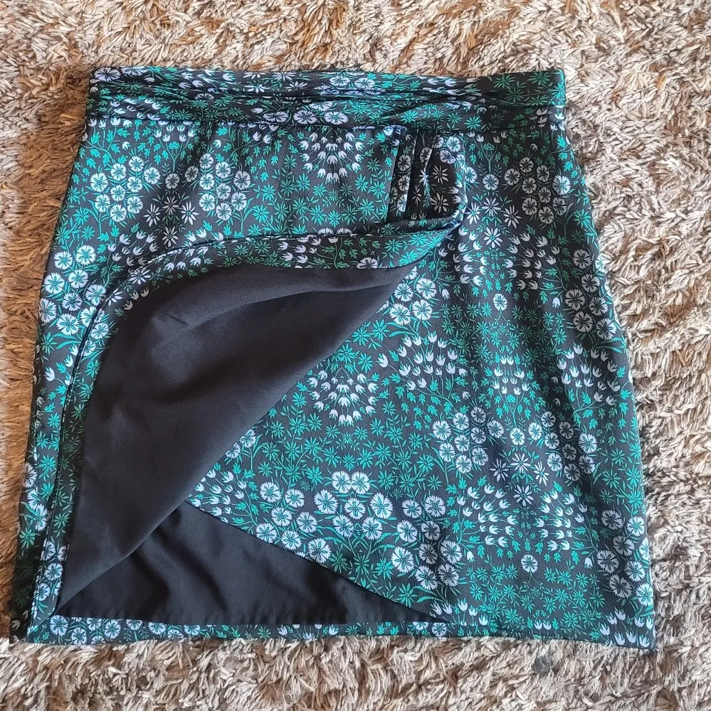 Banana Republic Green Black Floral Ruched Tulip Skirt 8 - Image 6