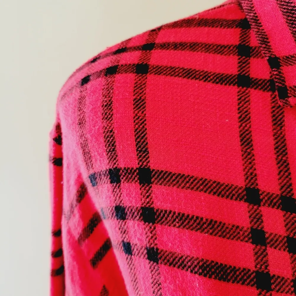 Pink Victoria's Secret cropped flannel size xs - Image 3