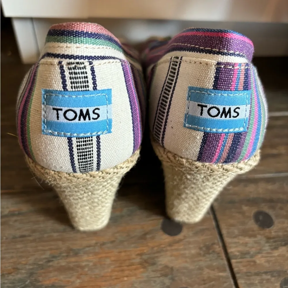 Toms Wedges Size 9 colorful striped - Image 6