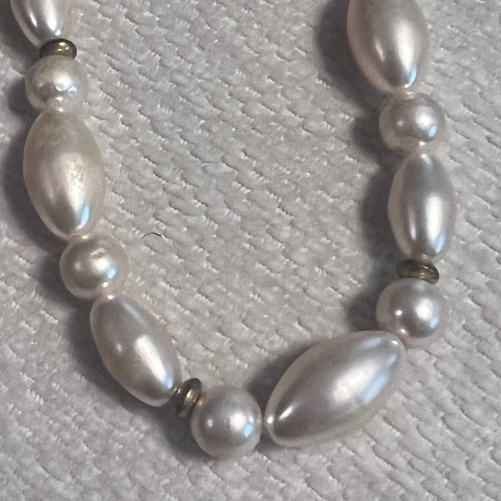 Vintage Marvella Pearls Strand with Gold Details Spacer Beads‎ - Image 6