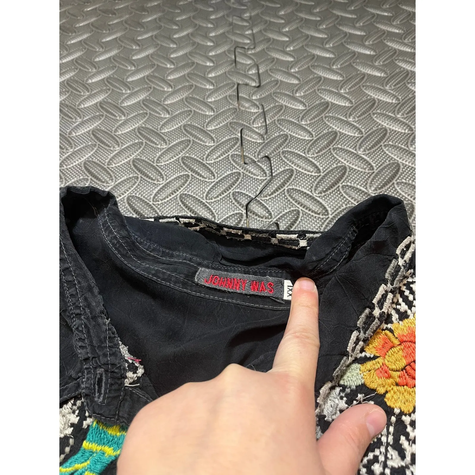 Johnny Was Women's XXL Indie Feather Embroidered Blouse Tunic Top Black Boho - Image 9