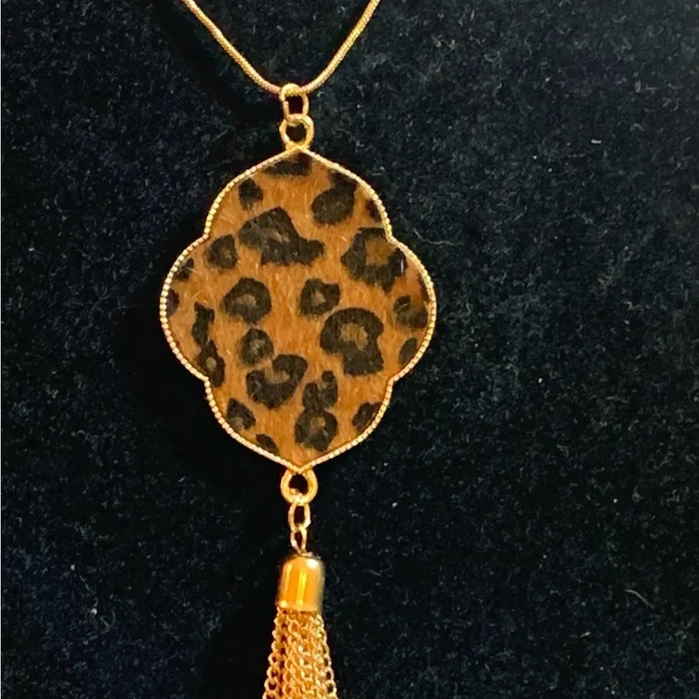 🐆🐆🐆3for12$🐆🐆🐆3 Piece Necklace and Earring Set Brown - Image 3