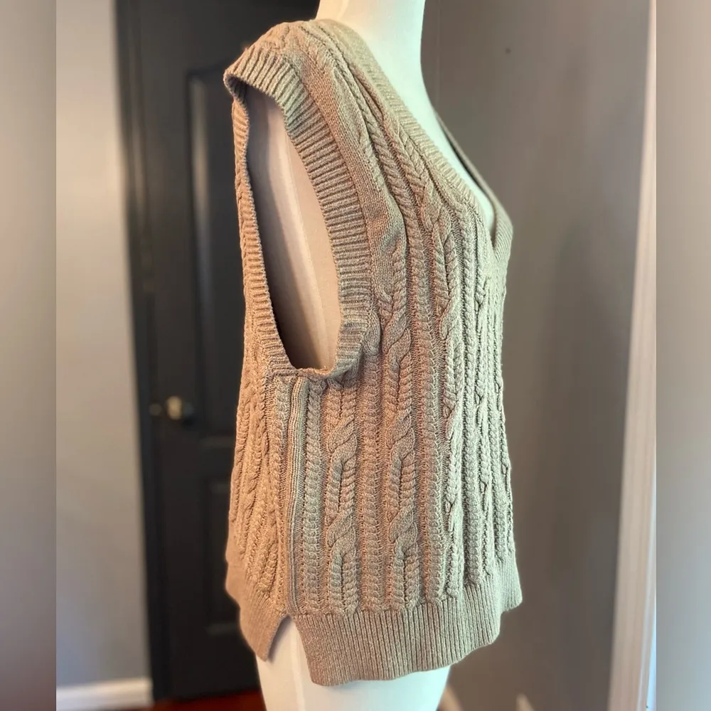 Abercrombie & Fitch Academia Preppy Tan Cable Knit Sleeveless Sweater Vest - Image 3