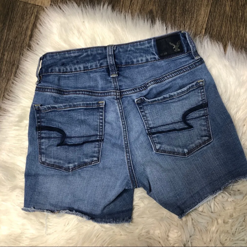 American Eagle raw hem high rise shortie size 0 - Image 6