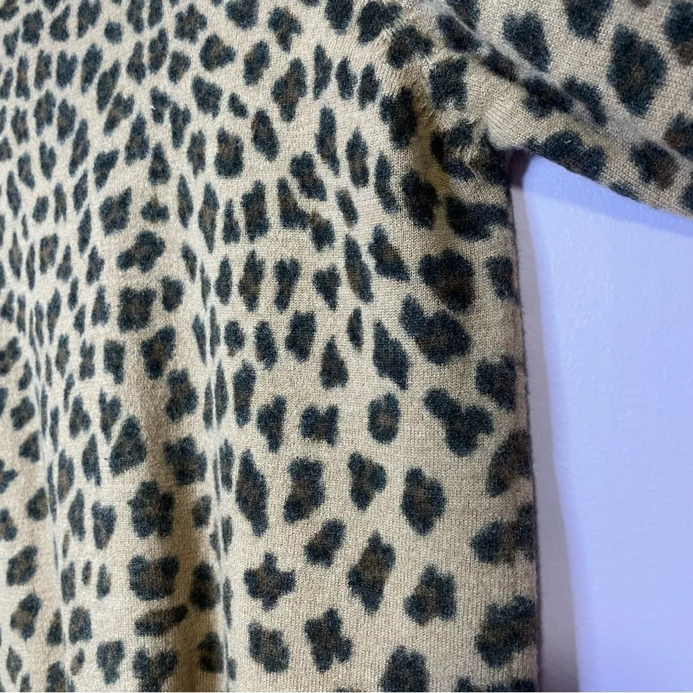 Valerie Stevens 100% Merino Wool Sweater Leopard Print Crew 3/4 Sleeve Medium - Image 9