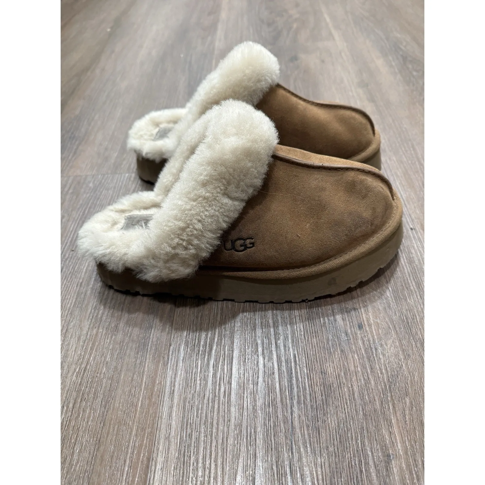 UGG Disquette Women's Chestnut Suede Shearling Slippers Size 9 - Image 4