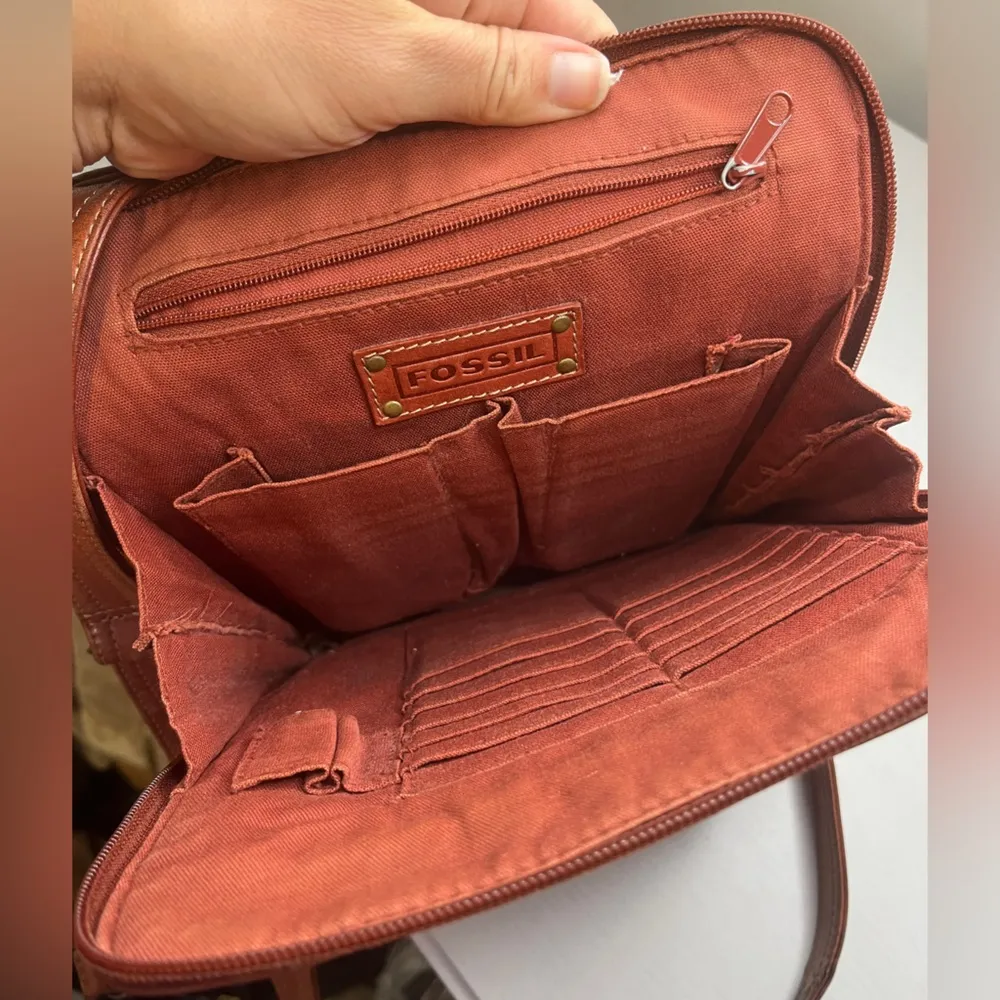 Fossil y2k Rust leather crossbody bag medium size 10x8 23.5" shoulder drop - Image 9