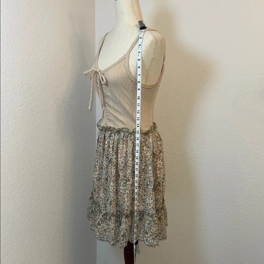 Daytrip Beige Floral Dress Size‎ Small - Image 5