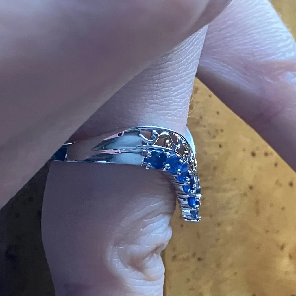 Natural Blue Sapphire Sterling Silver Chevron Ring Size 7 - Image 3