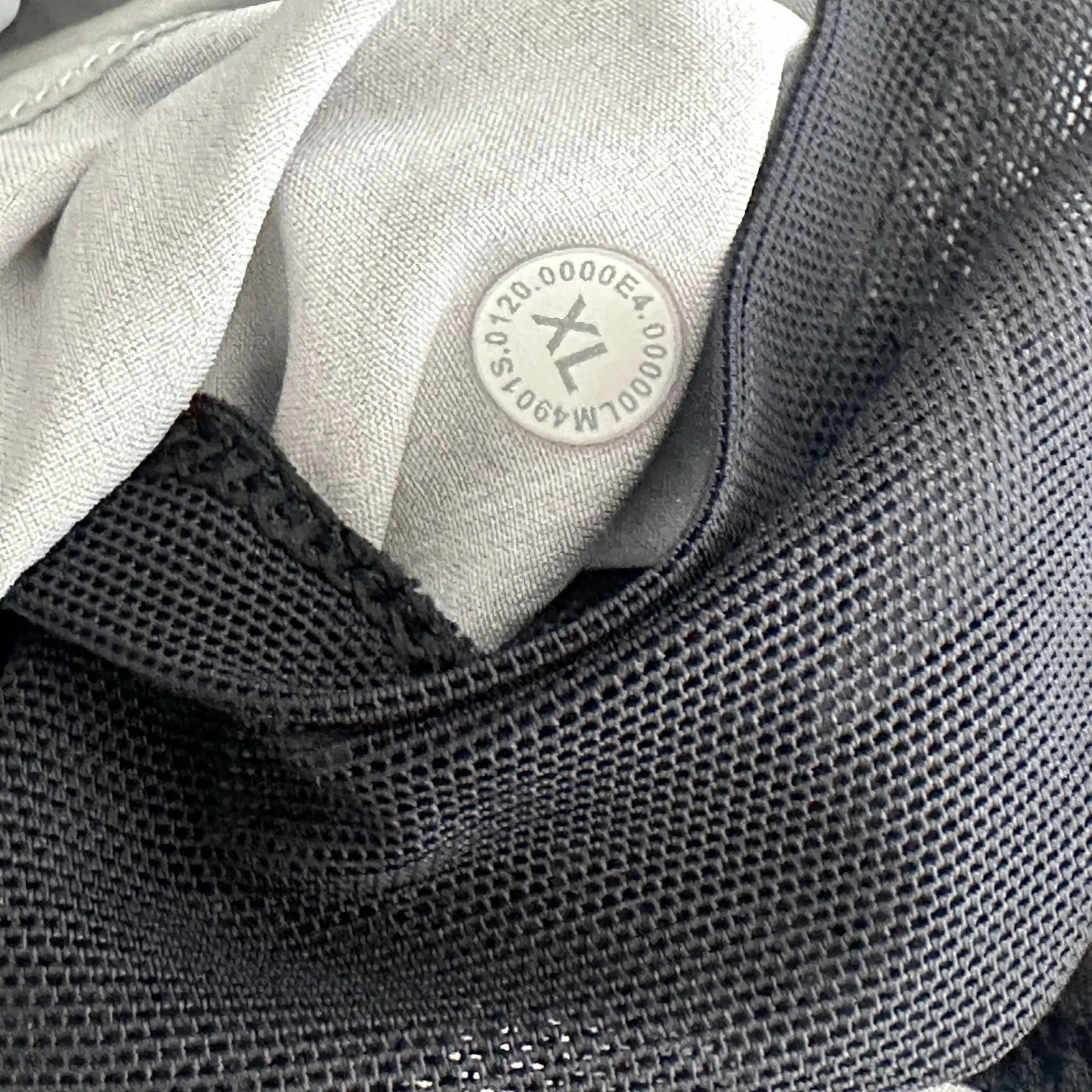 Lululemon Switch Over Bomber Jacket Reversible Gray XL Puffer Primaloft (ba6) - Image 7