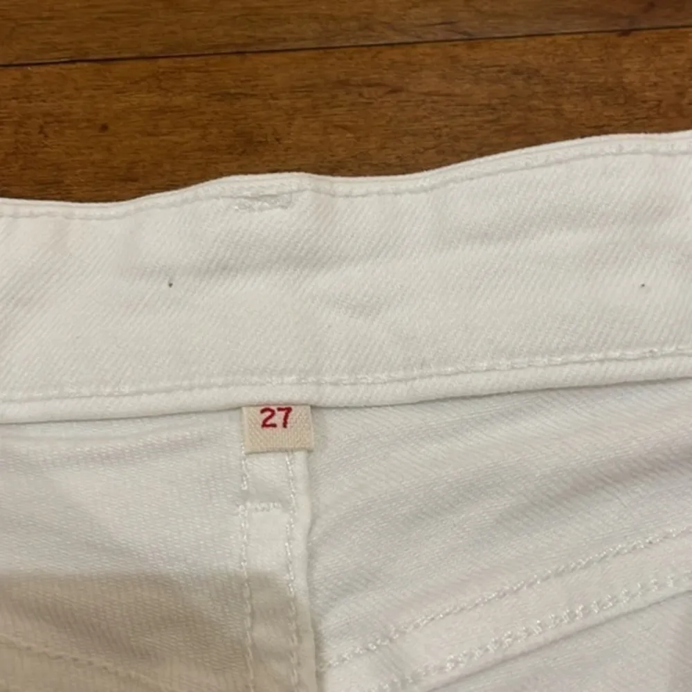 Levi’s Strauss White Denim Rolled Bermuda Shorts - Image 5