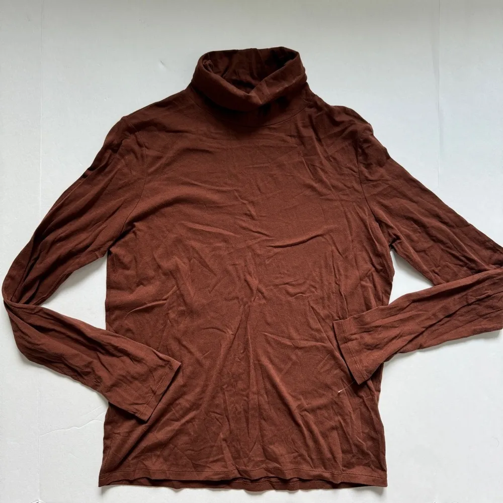 Everlane  The Organic Cotton Tissue Turtleneck Brown Size Medium NWOT - Image 3