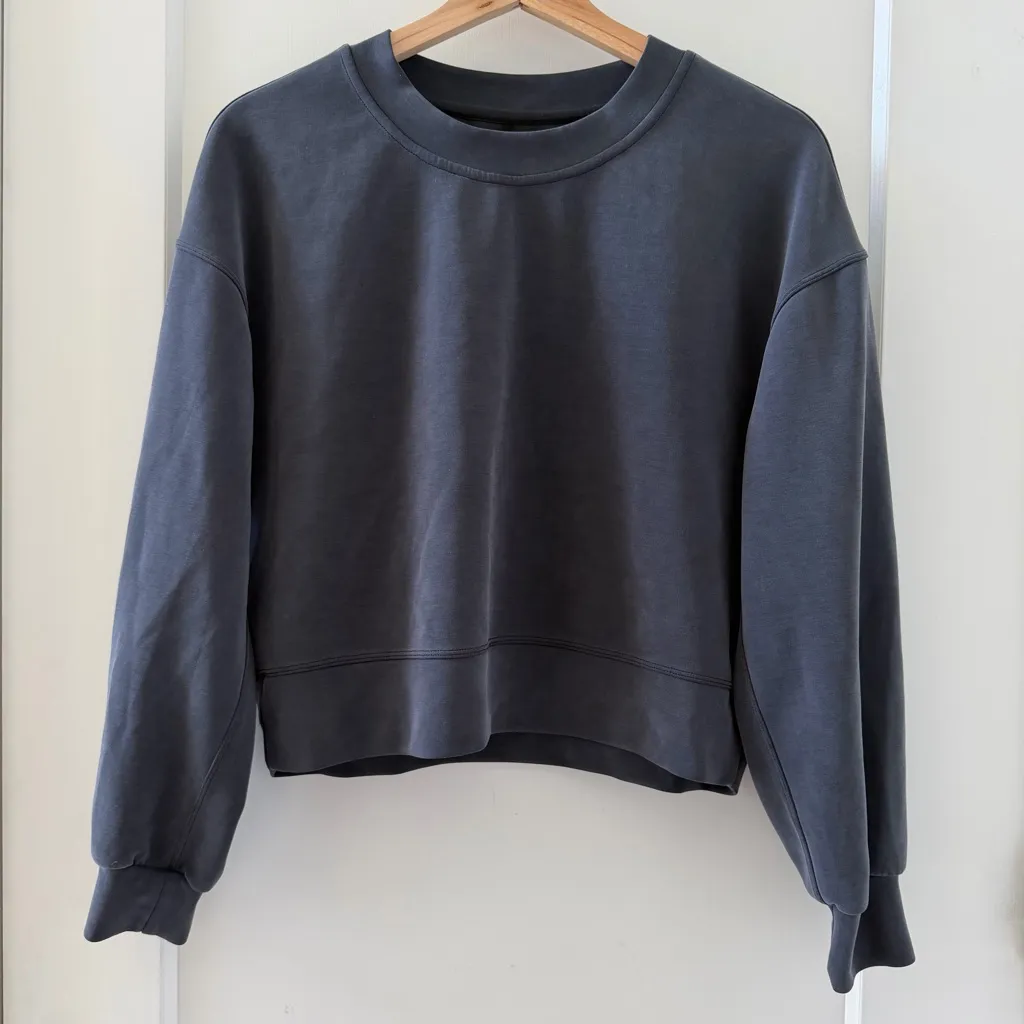 Lululemon Softstreme Perfectly Oversized Cropped Crew Dark Grey Size 2 - Image 5