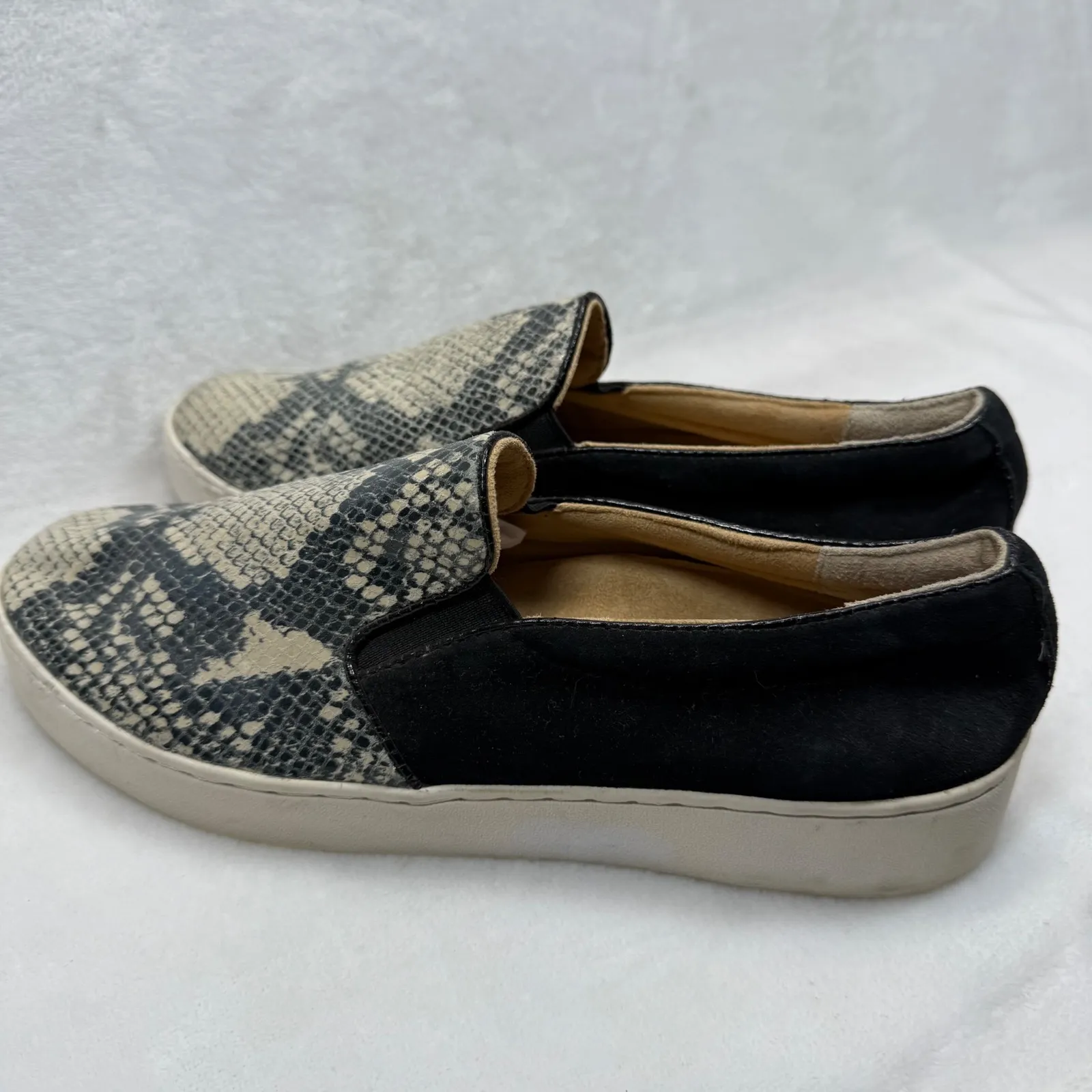 Vionic Snake Print Slip On Sneakers Comfort Walking Shoes‎ Size 7.5 READ - Image 9