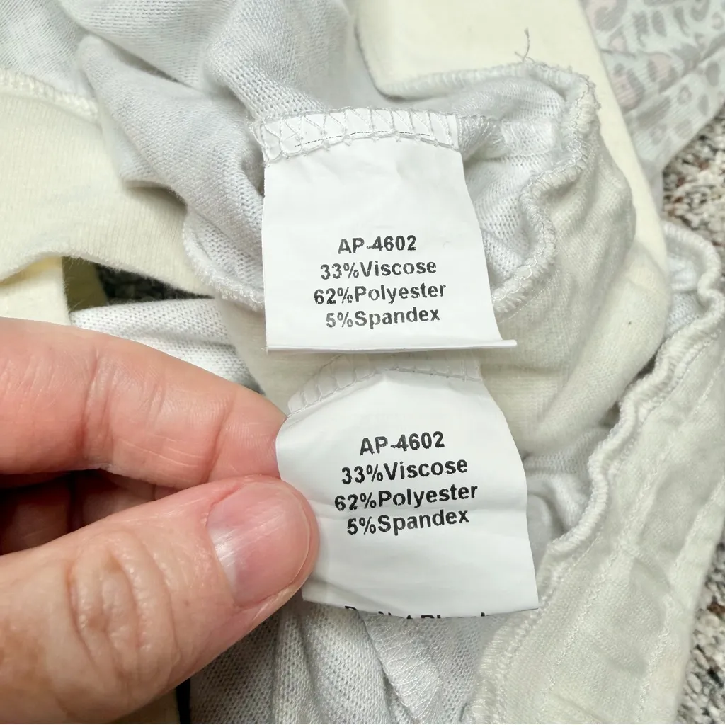 Pink Lily Leopard Print V-Neck Loungewear Set Small Medium S/M Cream Grey Pink - Image 6