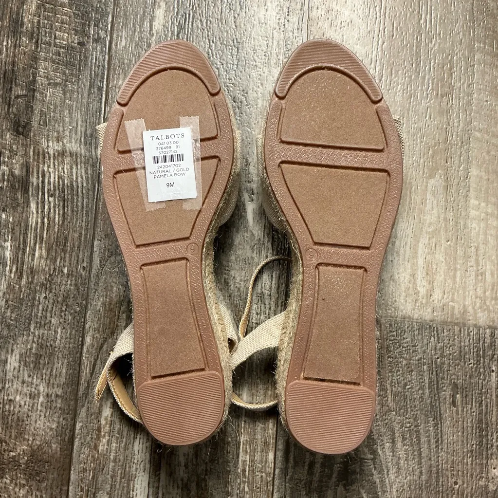 Talbots Cream Bow Sandals Size 9 - Image 7