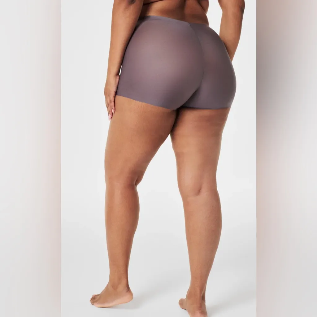 SPANXshape™ Sheer Control Boyshort - Image 3