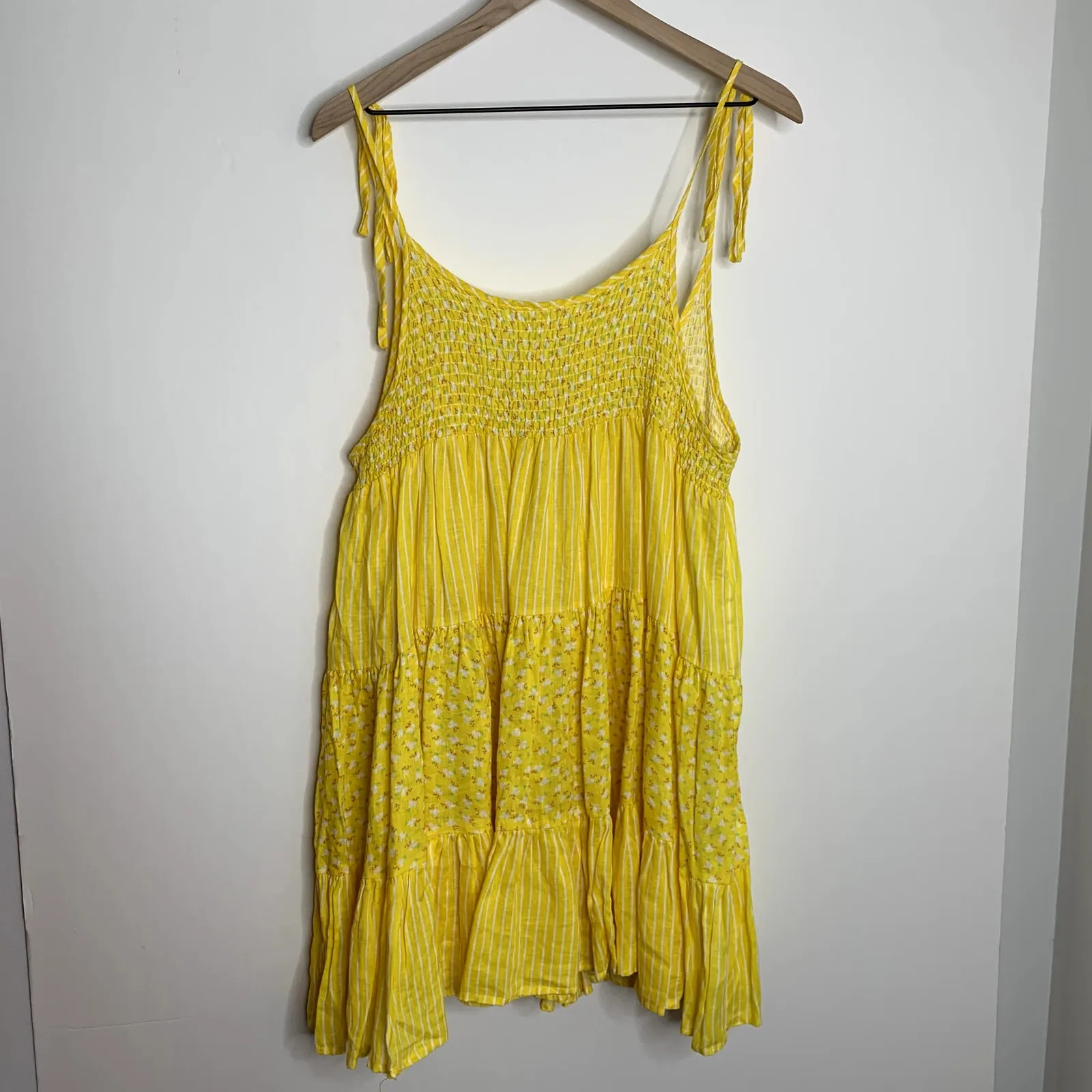 Solid & Striped The Parker Dress in Ditsy Floral Yellow Womens Medium - Image 2