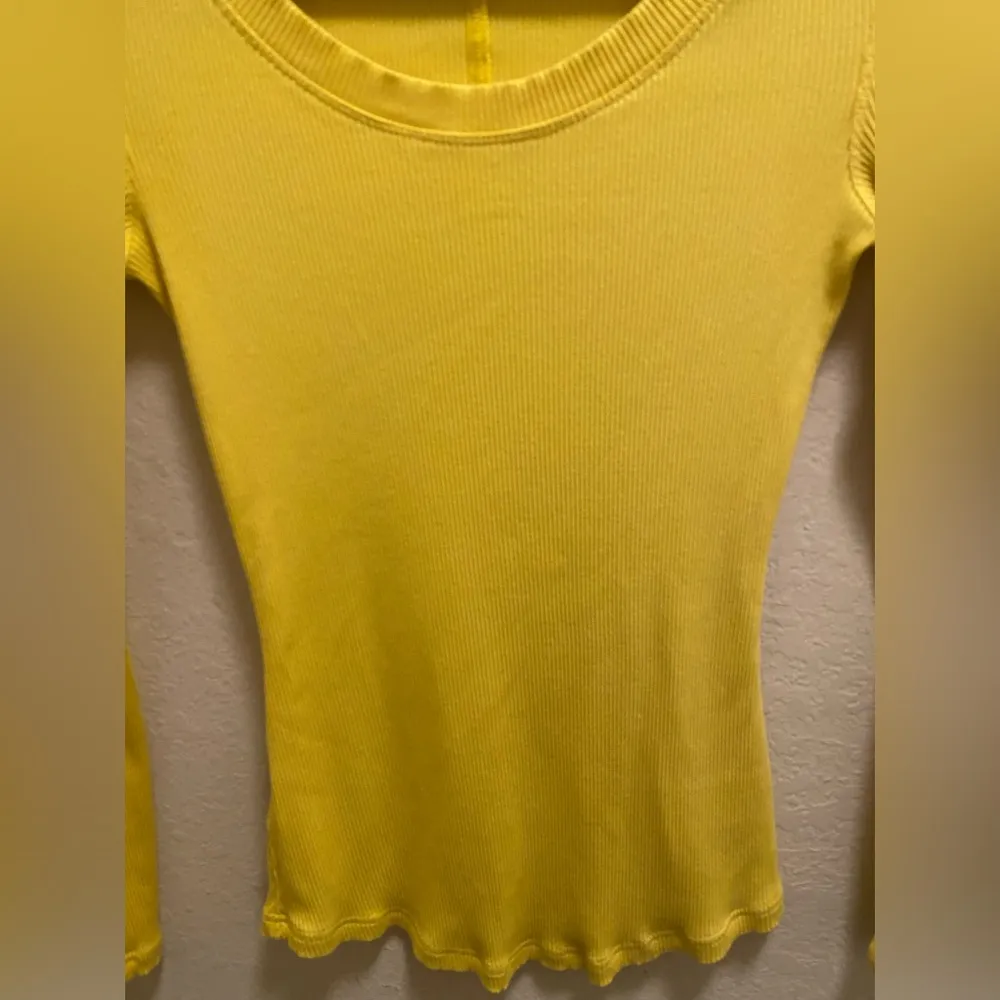 Anthropologie Postcard Yellow Ribbed Long Sleeve Tee Size XS - Image 4