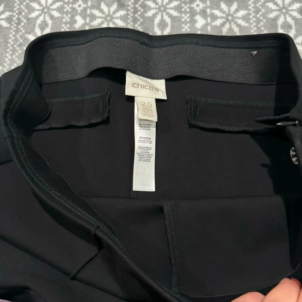 New Chico's So Slimming Lindy Pants‎ In Black Size 14 Short Chico Size 2.5 Short - Image 4