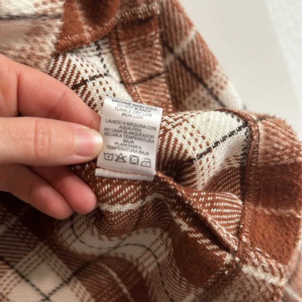 Love Tree  Women's S Long Sleeve Plaid Button Down Brown Boxy Crop Flannel - Image 9