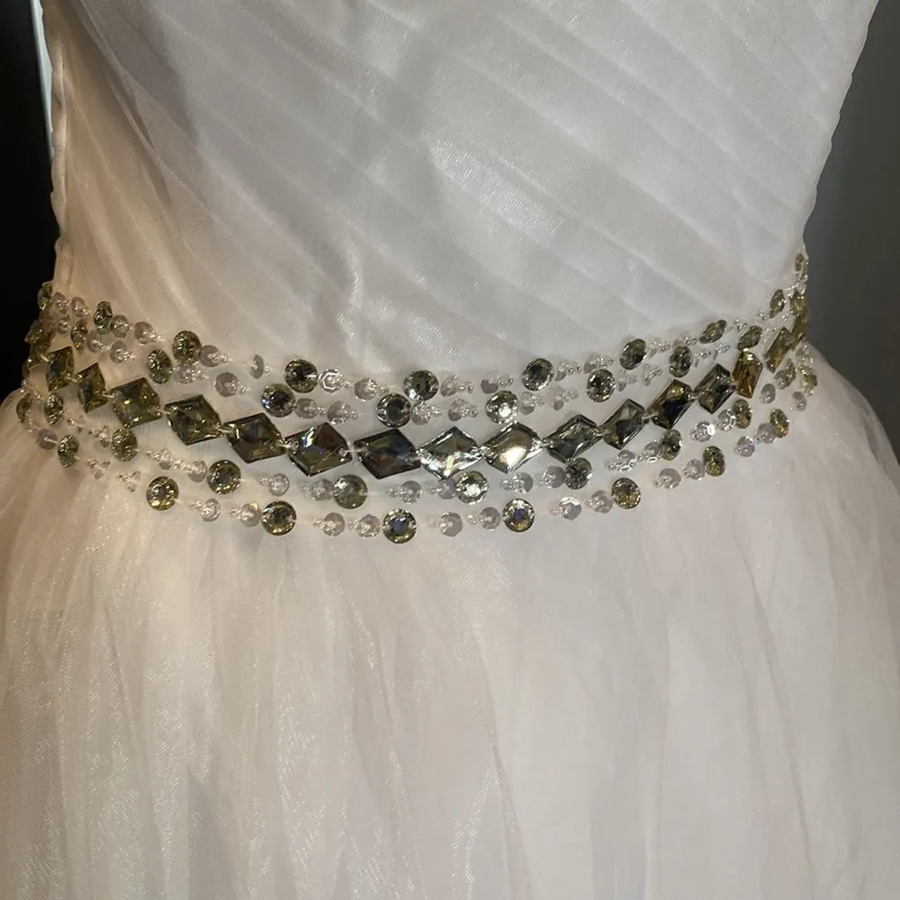 Women’s White Wedding Dress Sleeveless Corset Back Silver Beading Size 6 NWOT White - Image 3