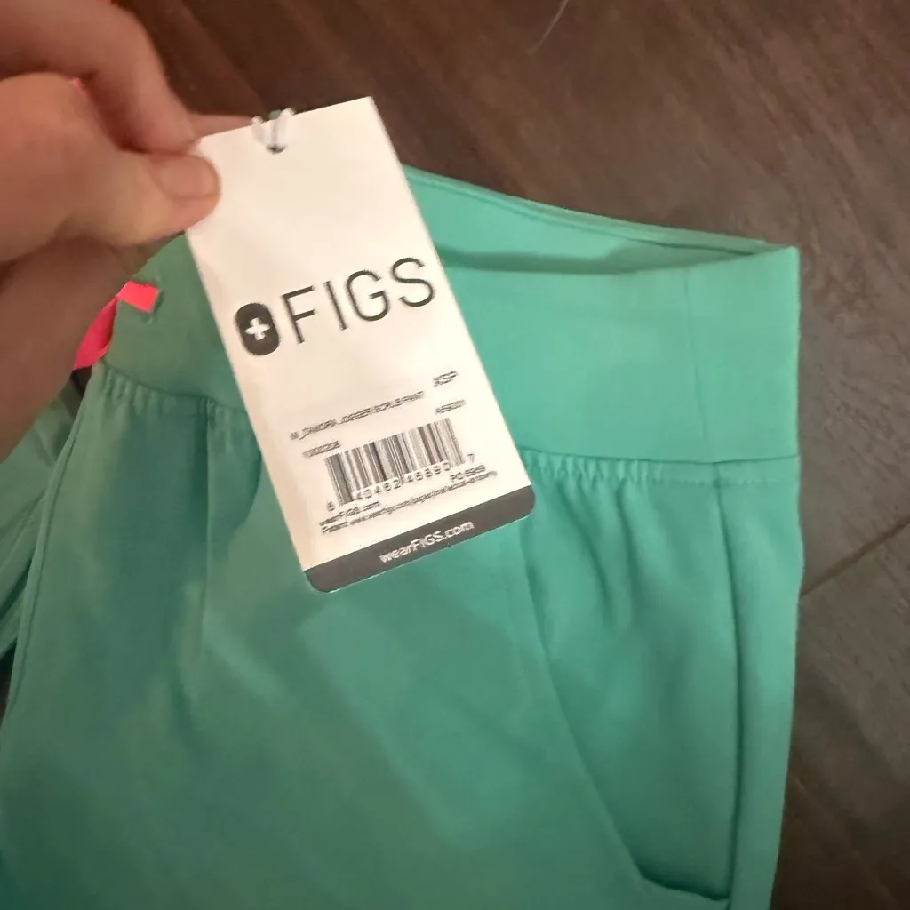 Figs scrub set XXS top XSP bottom NWT - Image 2