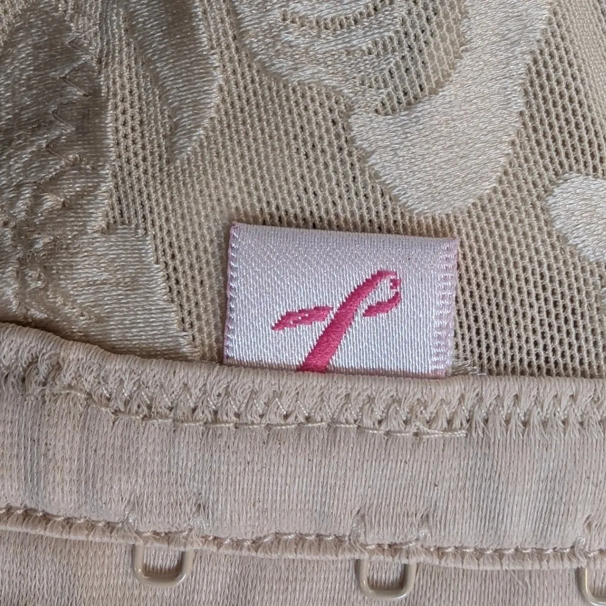 Wacoal 85567 Full Figure Comfort Lace Underwire Bra – Beige 38DDD - Image 3