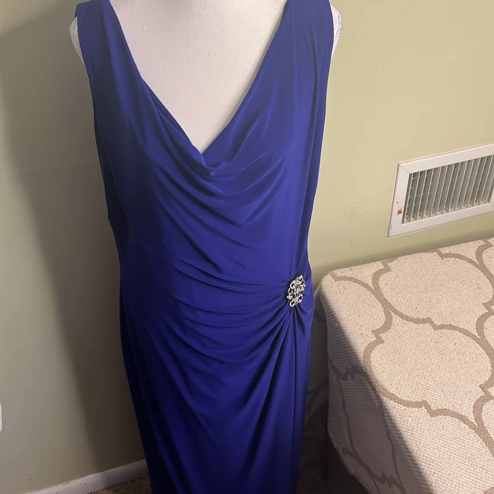 Lauren Ralph Lauren Maxi jersey gown with slit and side ruching size 18 - Image 2