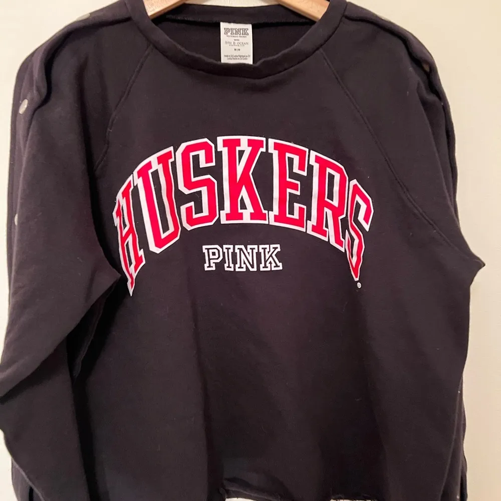 PINK - Victoria's Secret NWT PINK Nebraska Huskers Pullover size Medium - Image 2