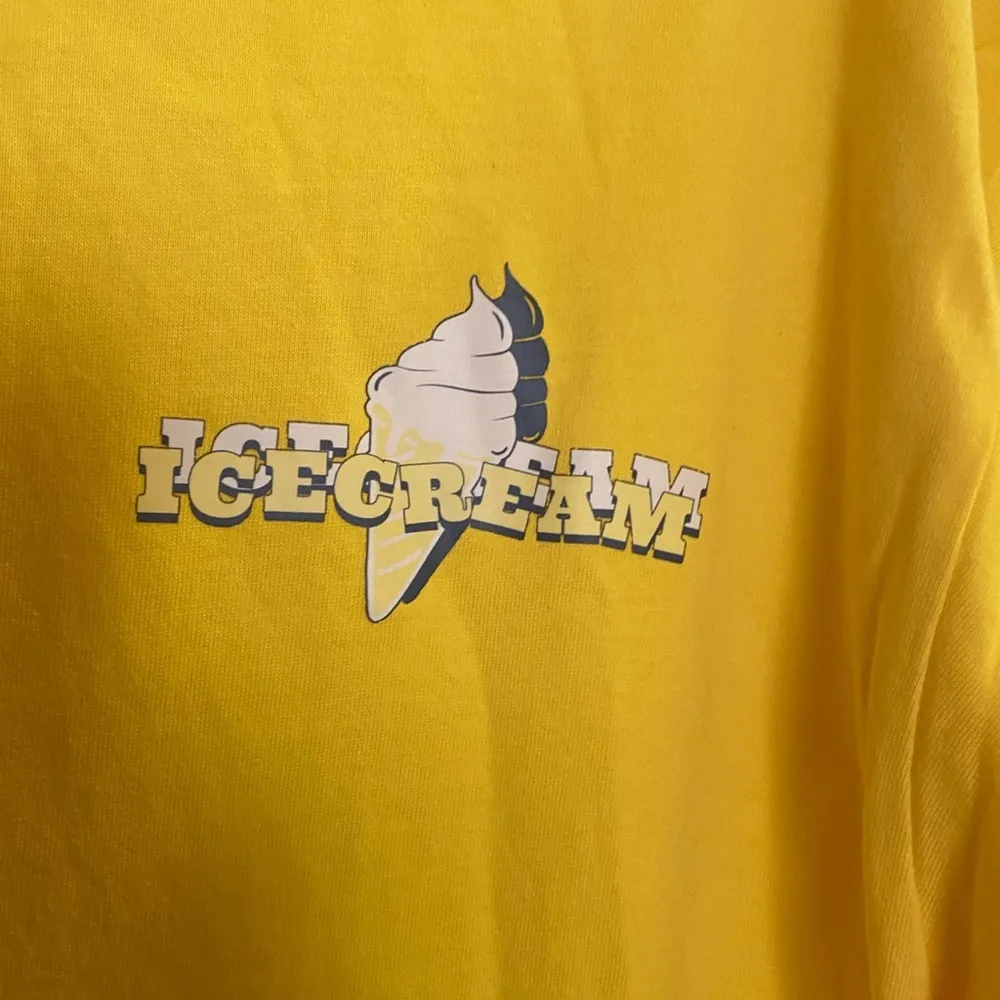 Womens T Shirt M Medium Yellow Linmo Graphic Girl Frog Ice Cream Sundae NWOT - Image 6