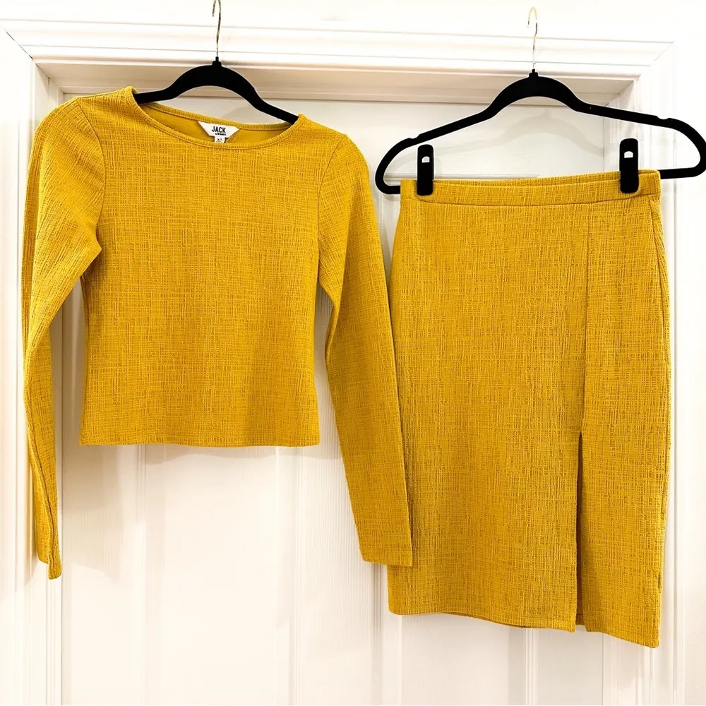 NWT Jack BB Dakota Long Sleeve Cropped Top Skirt Set Mustard Yellow sz XS - Image 4