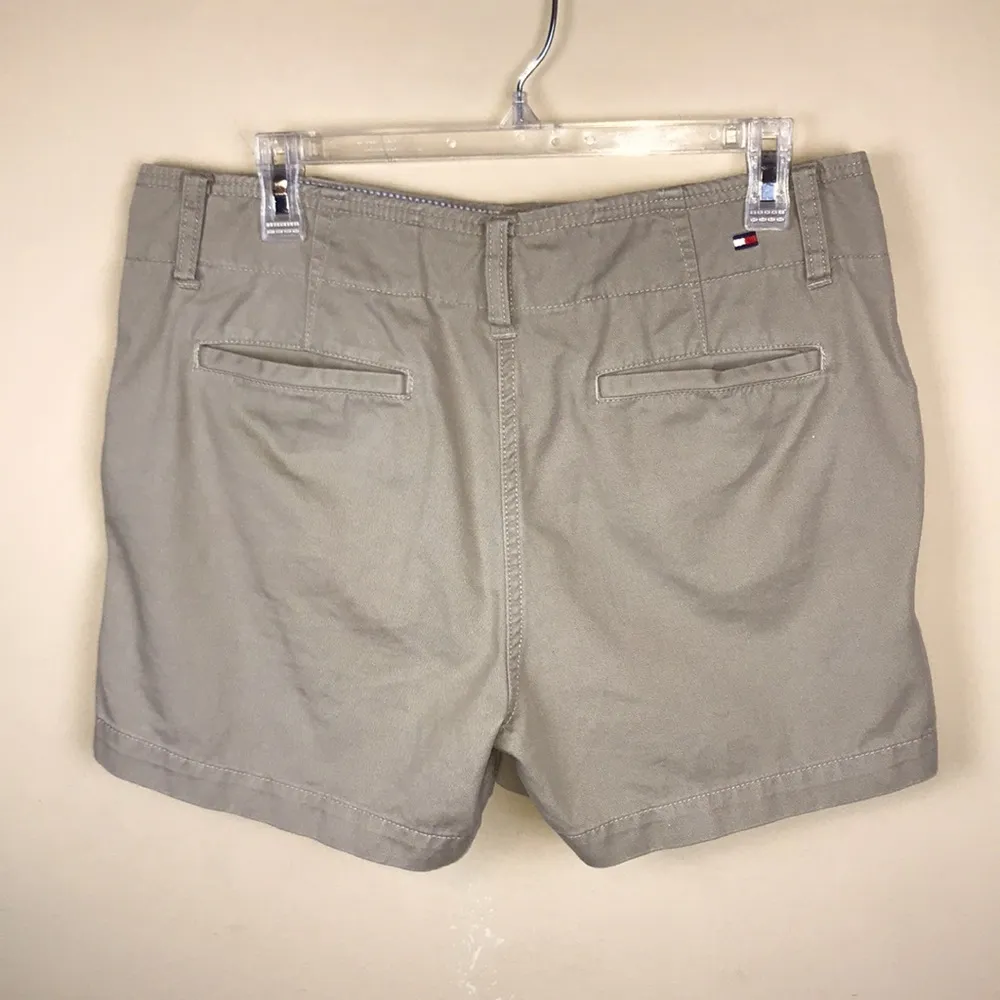 Tommy Hilfiger Women’s Khaki Beige Shorts - Image 4