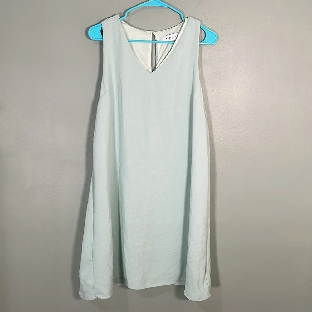 Gilli Sleeveless V - Image 3