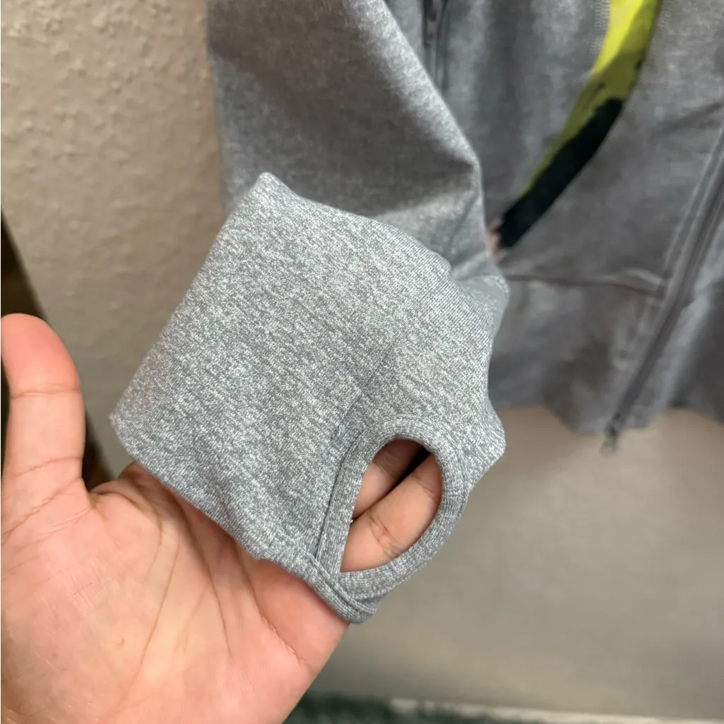 Lululemon Gray Zip-Up Jacket Size 10 – Logo Print Detail - Image 6