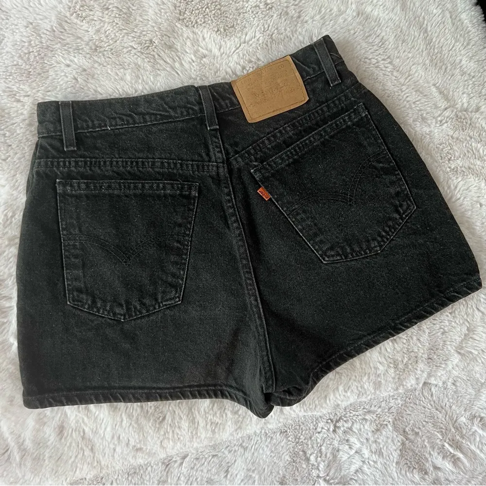 VINTAGE 90s Orange Tab Levi’s Slim Fit Shorts Black Jean Shorts - Image 7
