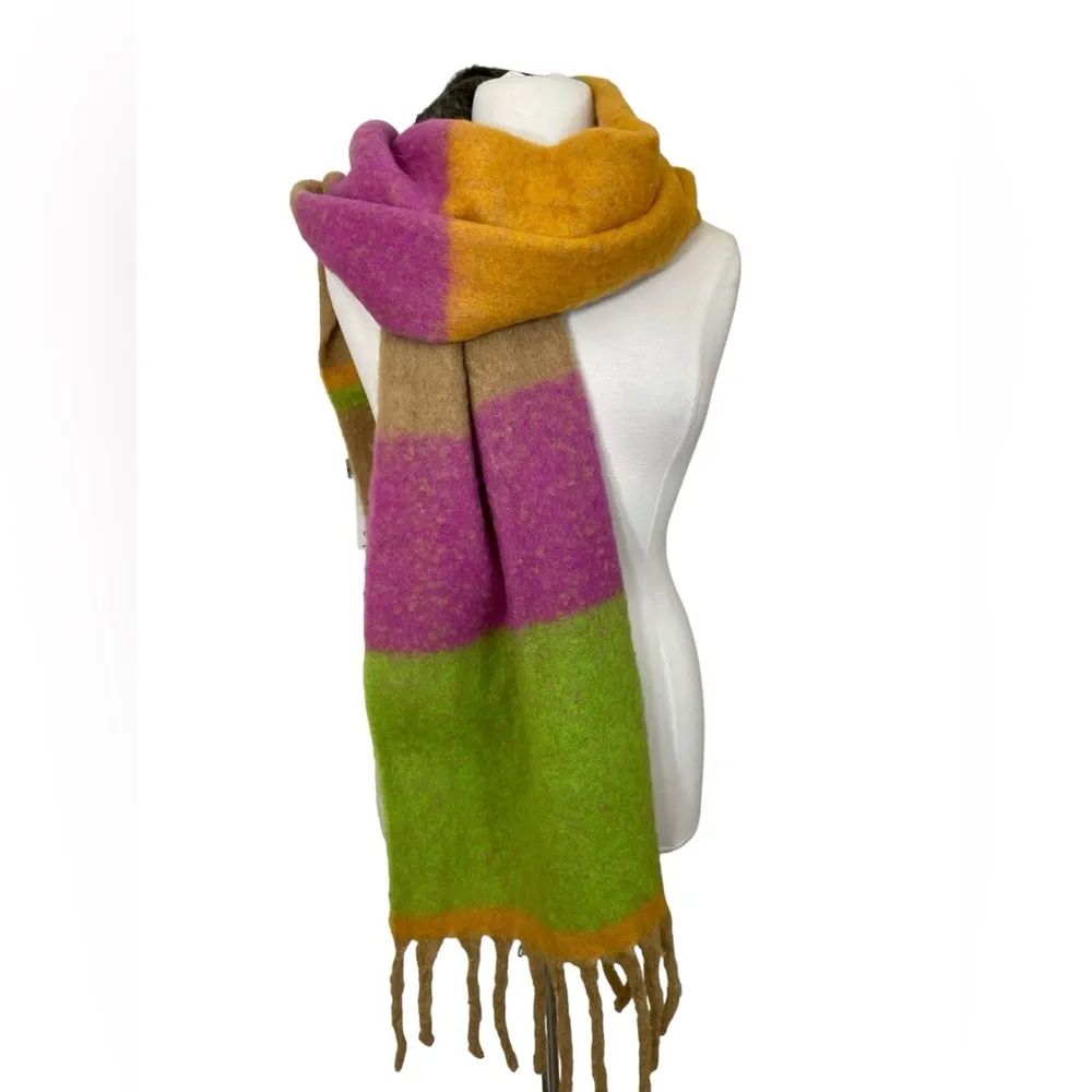 Multicolor oversized blanket scarf w/ fringe - Image 2