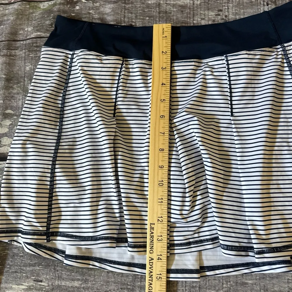 Kyodan Pleaded White and Navy Blue Tennis Skirt - Image 7