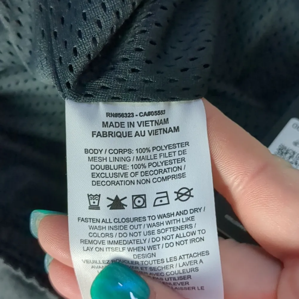 black red mesh standard fit basketball shorts size 1X - Image 7