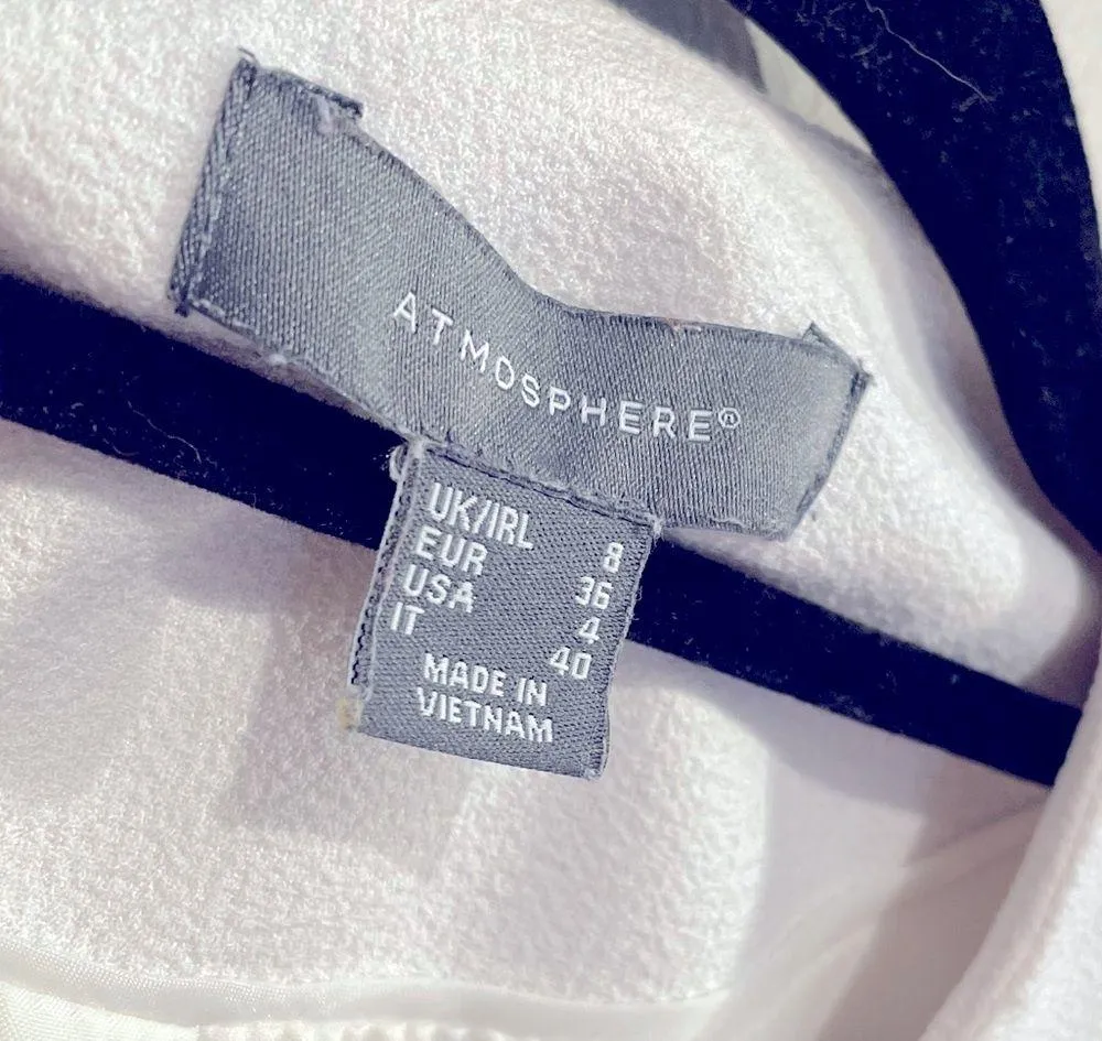 White blazer with scallop detailing from Primark brand, atmosphere size 4 - Image 2