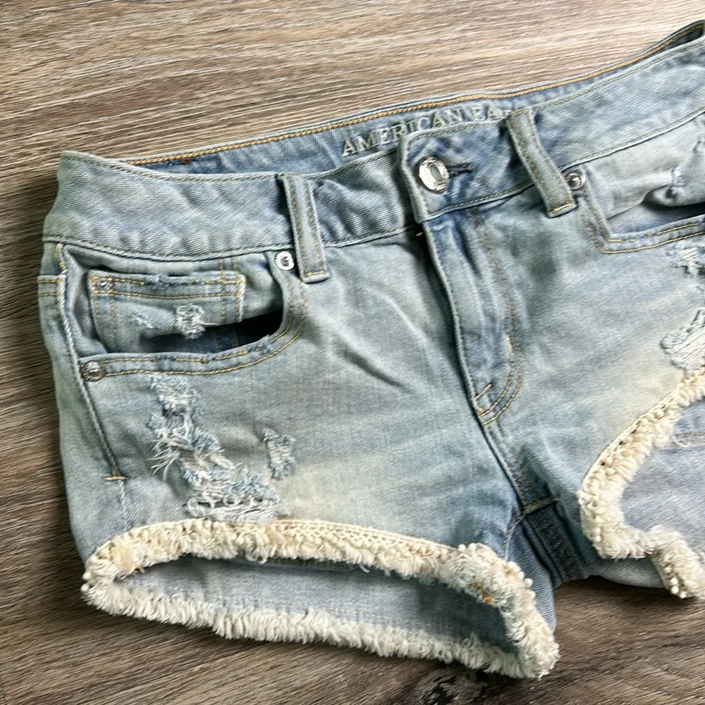 American Eagle Outfitters Shortie Stretch Light Wash Denim Short Shorts Size 2 - Image 12
