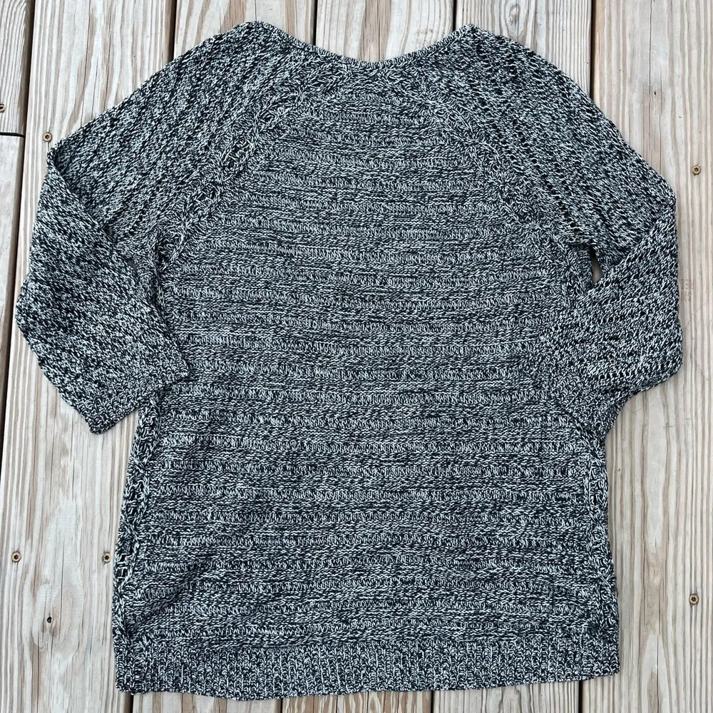 New York & Company Sweater | Size Medium - Image 3