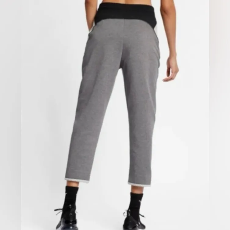 Nike Sportswear Women’s Sz Small Tech Fleece Gray/Black Crop Athletic Pants‎ - Image 3