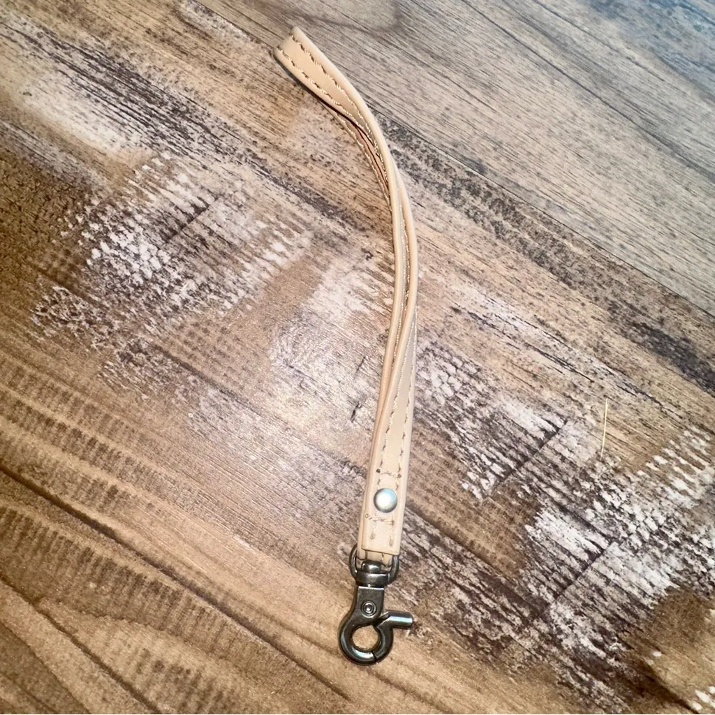 Sakroots Crossbody/Wristlet Zip Around wallet purse Black & cream print - Image 12