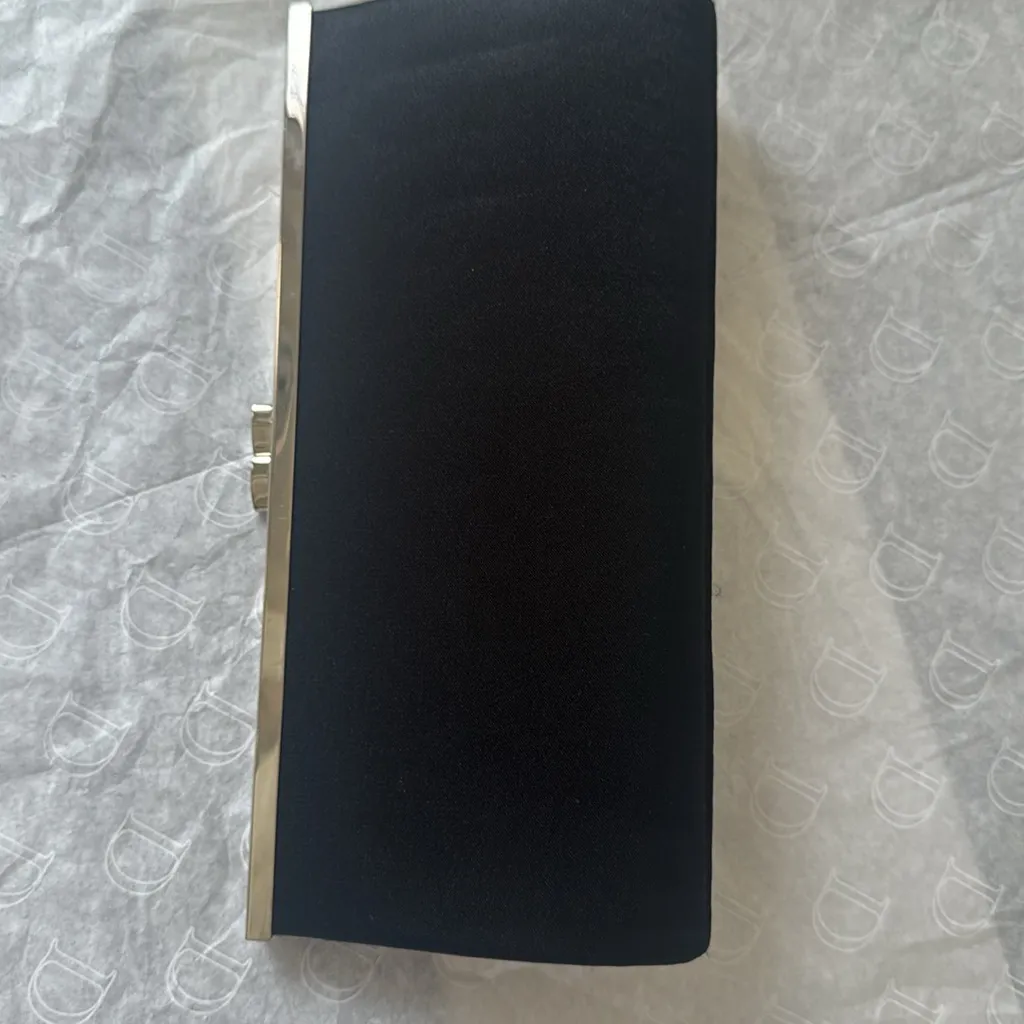 Elegant clutch with shoulder strap black satin rhinestone never worn - Image 4