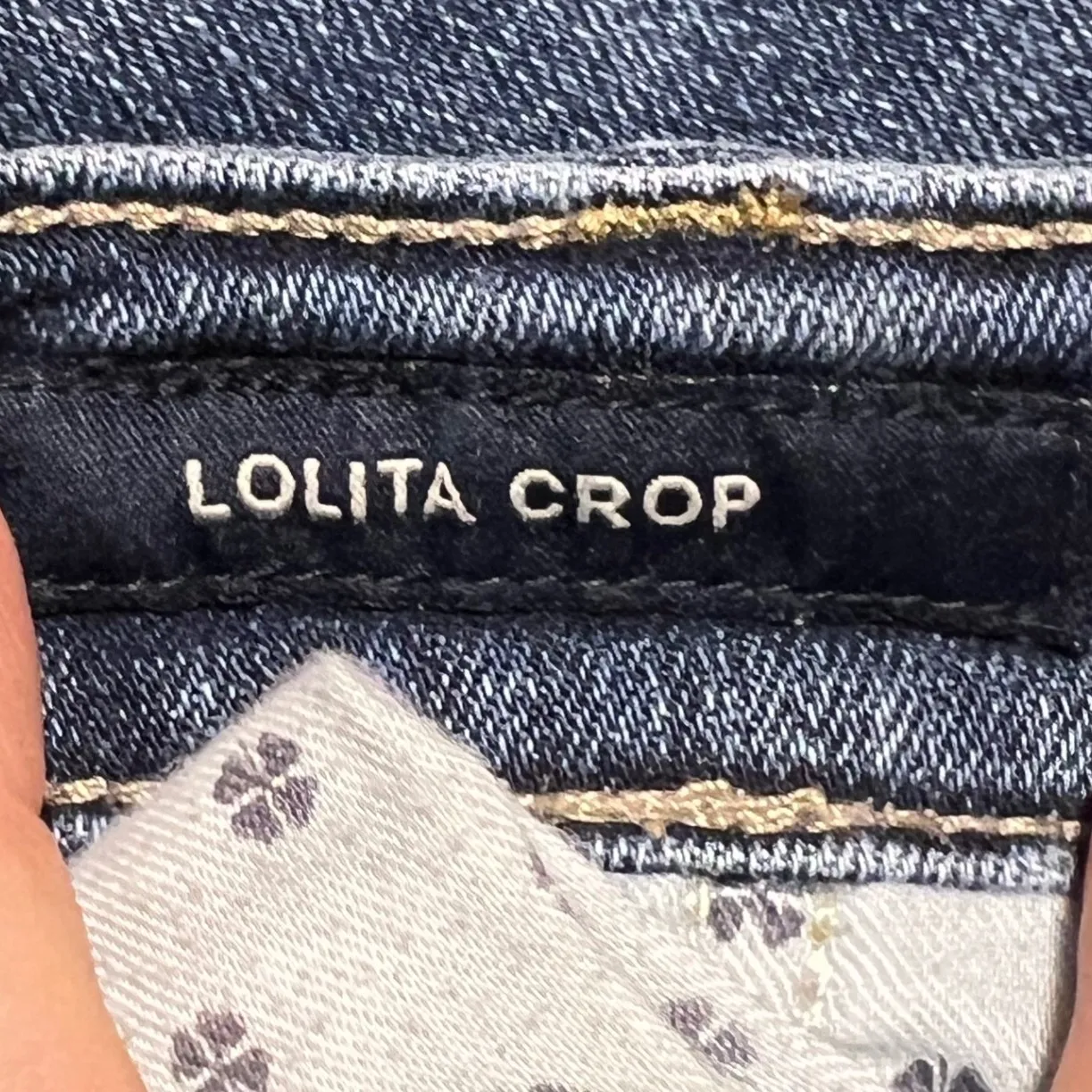 Lucky Brand Lolita Crop Blue Jeans Denim Size 12/31 Soft Comfy Whiskered Ankle - Image 6